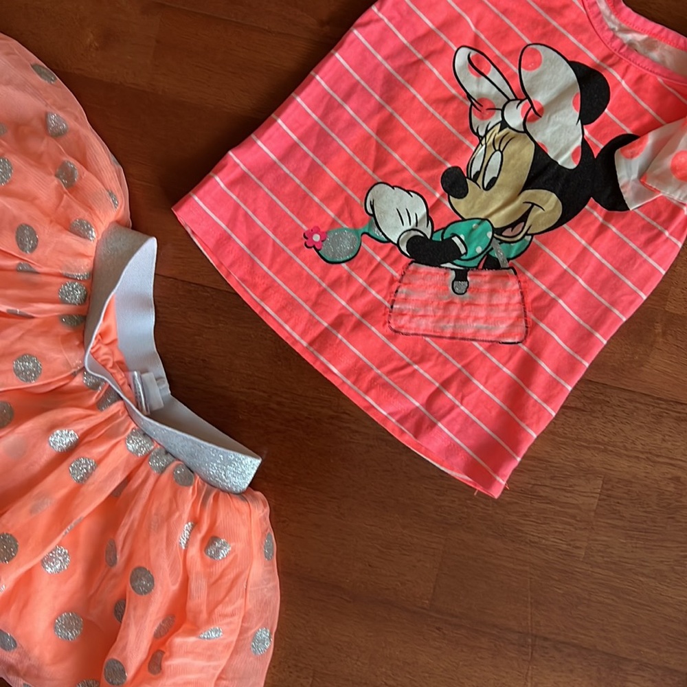 DISNEY OUTFIT - Picture 2 of 7